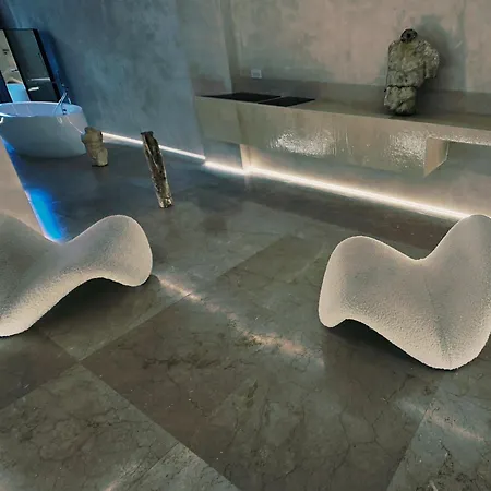 Dune At Spanish Steps Luxury Apartment-suite Apartment