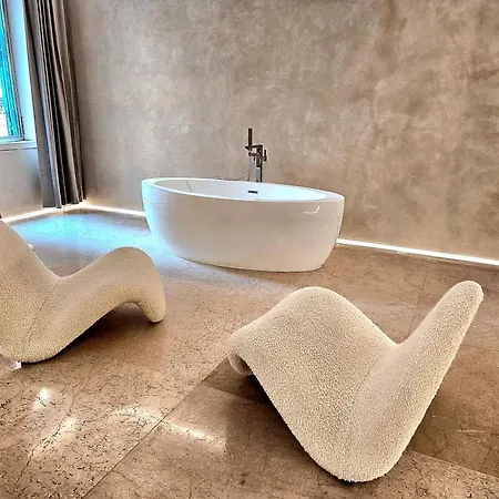 Dune At Spanish Steps Luxury Apartment-suite