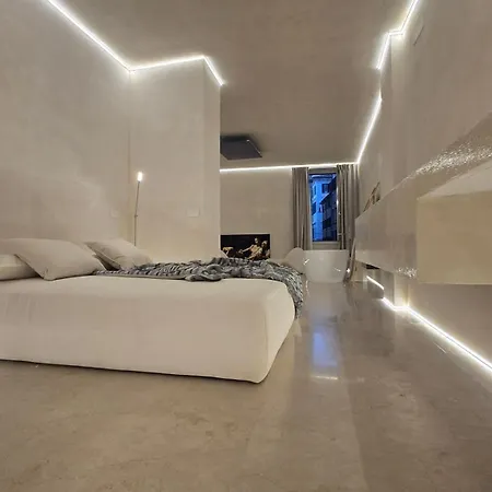 Dune At Spanish Steps Luxury Apartment-suite