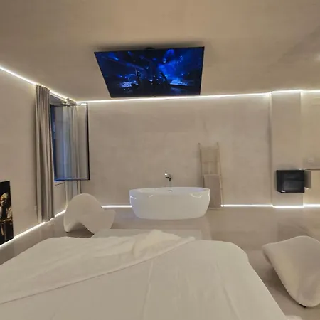 Dune At Spanish Steps Luxury Apartment-suite