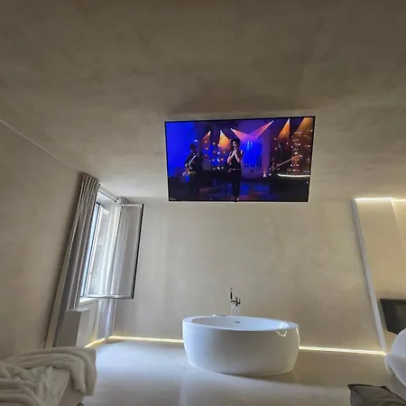Dune At Spanish Steps Luxury Apartment-suite